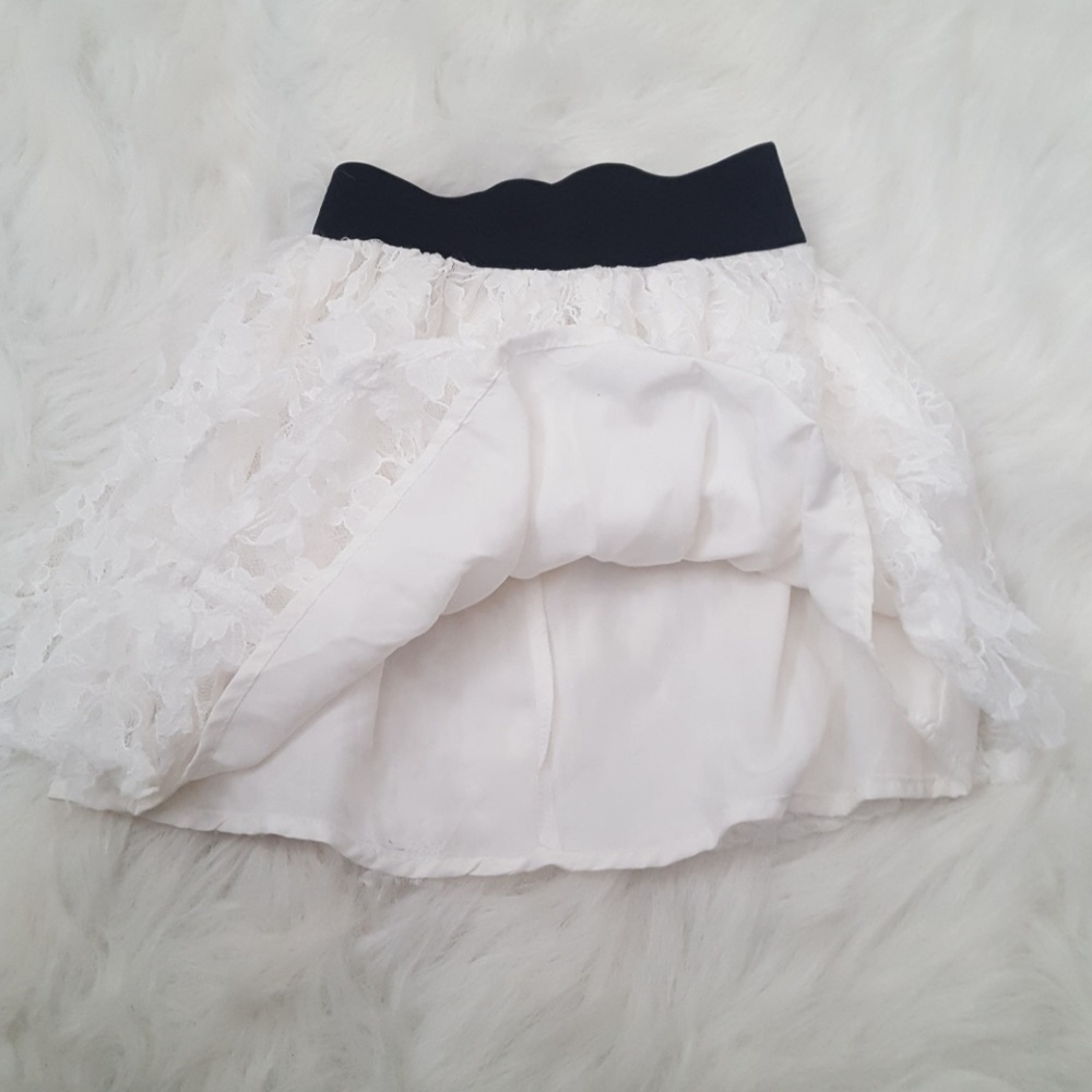 Royal Love lace skirt - Picture 4 of 4